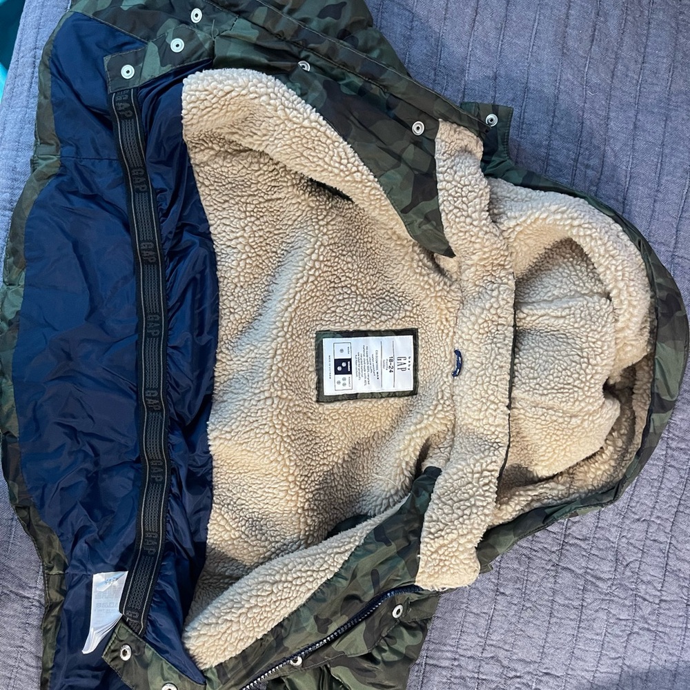 Gap camo winter coat for toddlers